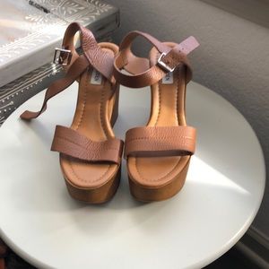 Wooden wedge Steve Madden high heel